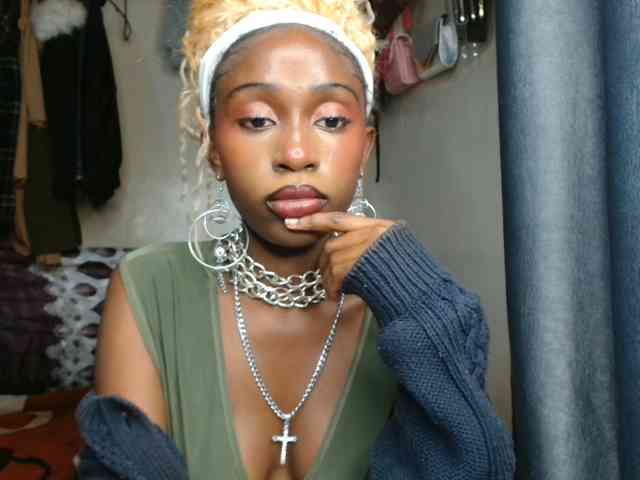 Boughie-birdy webcam