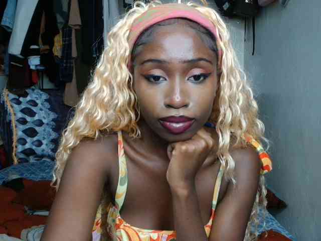 Boughie-birdy webcam