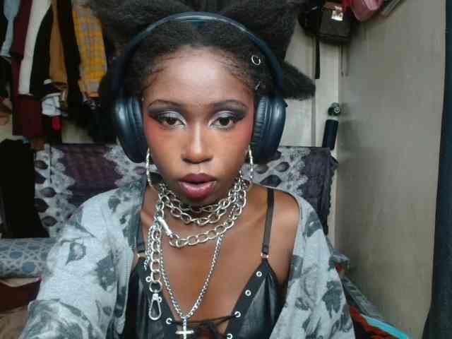 Boughie-birdy webcam