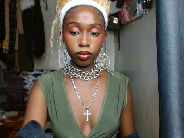Boughie-birdy webcam
