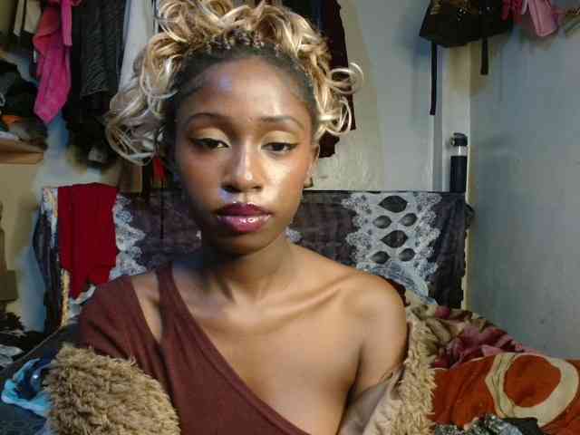 Boughie-birdy webcam