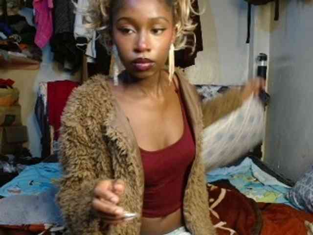 Boughie-birdy webcam