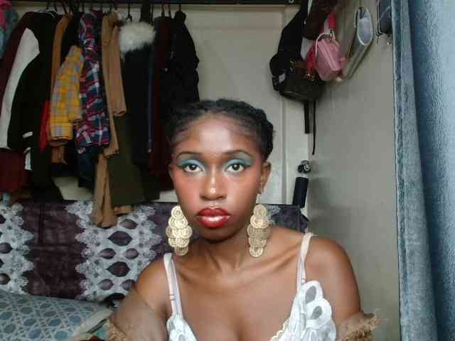 Boughie-birdy webcam