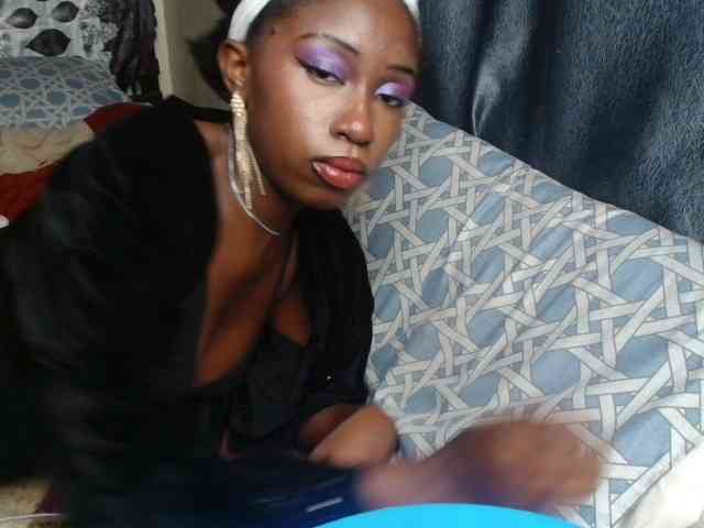 Boughie-birdy webcam