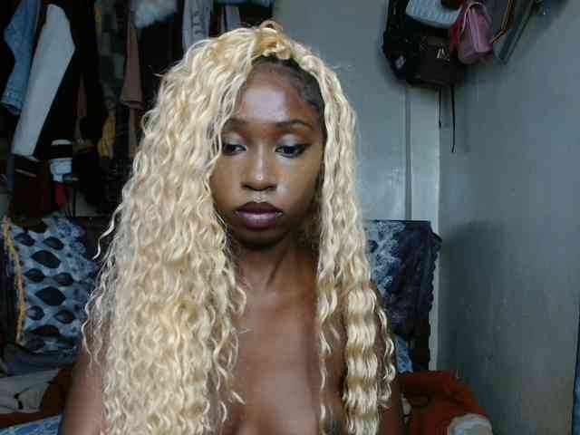Boughie-birdy webcam