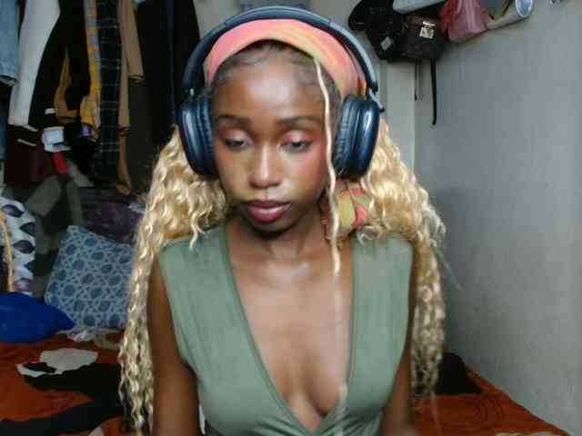 Boughie-birdy webcam