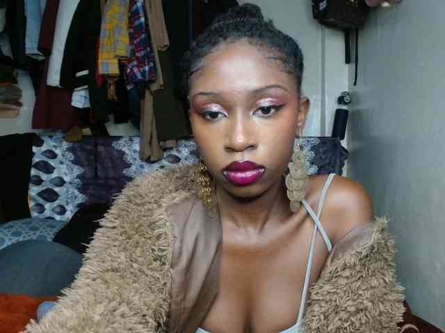 Boughie-birdy Live Webcam on BongaCams