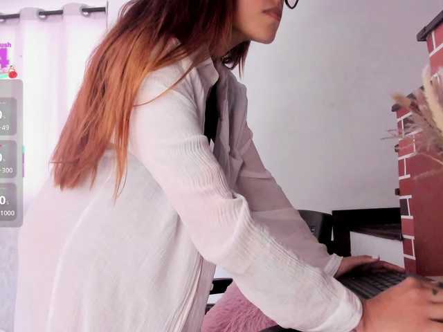 Miacrossing live webcam show