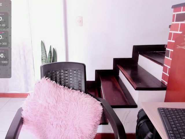 Miacrossing live webcam show