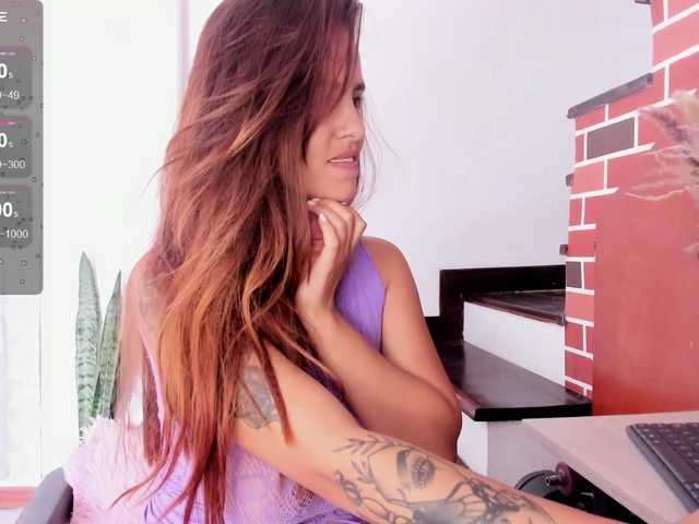 Miacrossing live webcam show