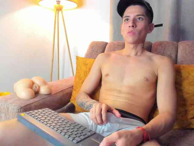 Steven-Saenz Steven-Saenz