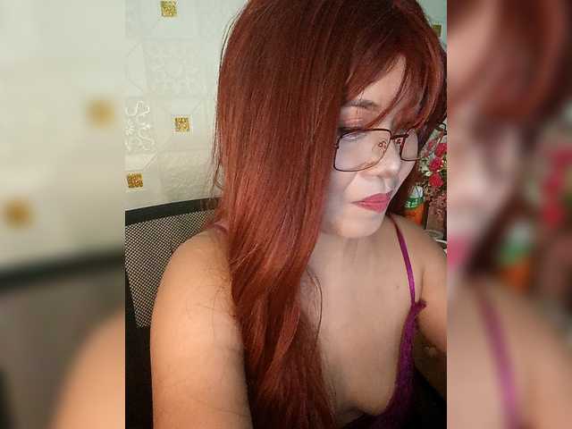 redvelvet2000 live cam on BongaCams