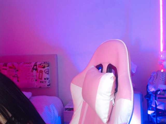 Val-ferrer1 live cam on BongaCams