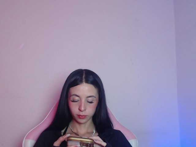 Val-ferrer1 live cam on BongaCams