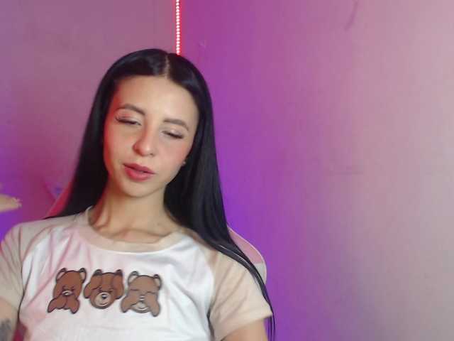 Val-ferrer1 live cam on BongaCams