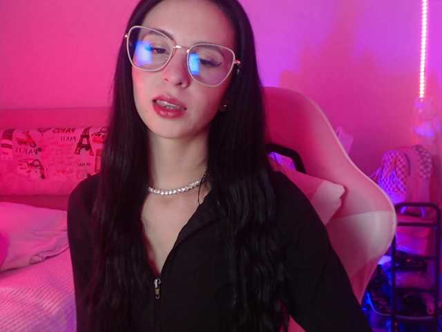 Val-ferrer1 live cam on BongaCams