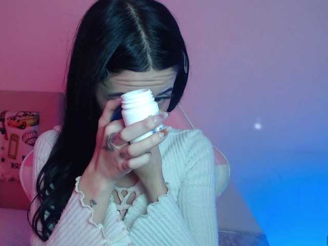 Val-ferrer1 live cam on BongaCams