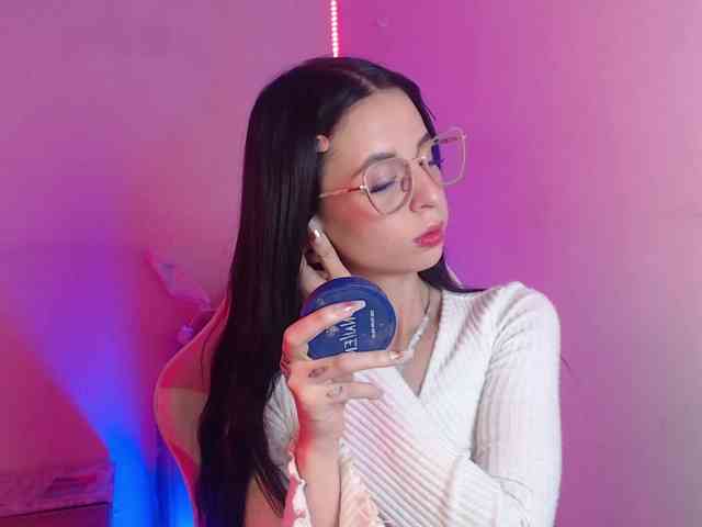 Val-ferrer1 Live Webcam on BongaCams