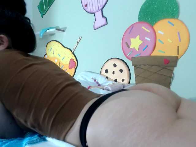 skinnykattylush19 live cam on BongaCams