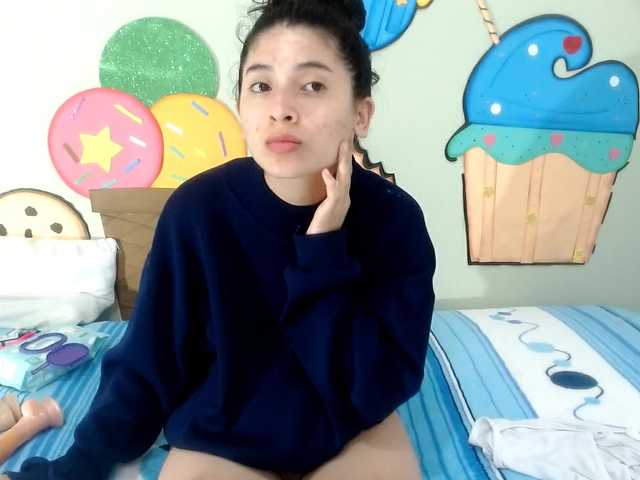 skinnykattylush19 live cam on BongaCams