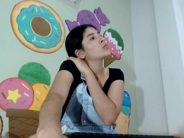 skinnykattylush19 live cam