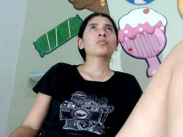 Modelo: skinnykattylush19