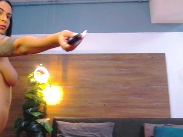 IrisSwift live cam on BongaCams