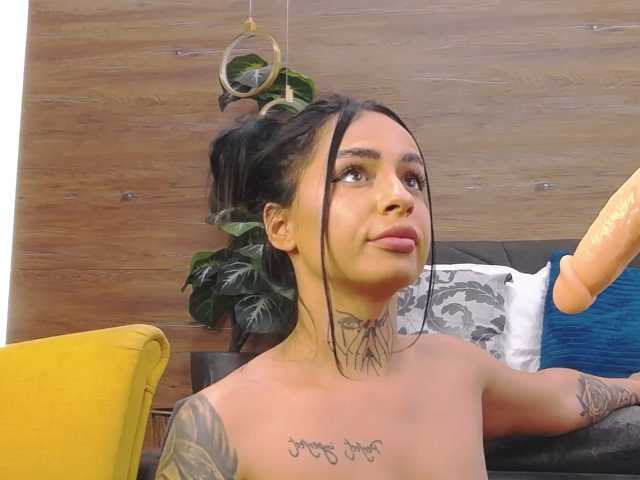 IrisSwift live cam on BongaCams