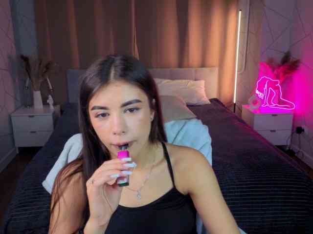 Alisha-Blakee webcam