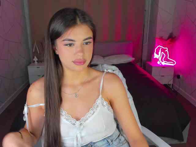 Alisha-blakee's cam show statistics and live stream