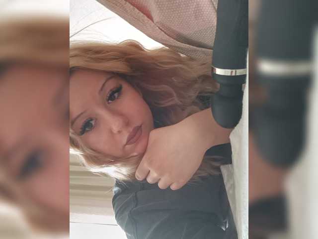 Elise-Sauvage live cam on BongaCams