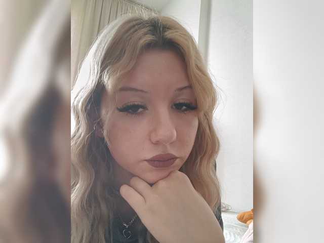 Elise-Sauvage live cam on BongaCams