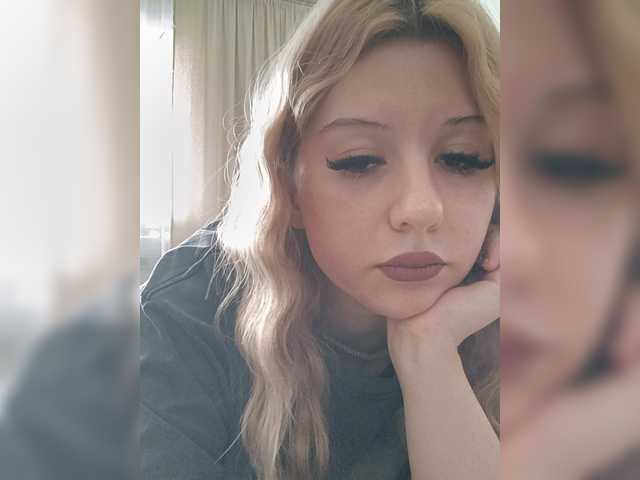 Elise-Sauvage live cam on BongaCams