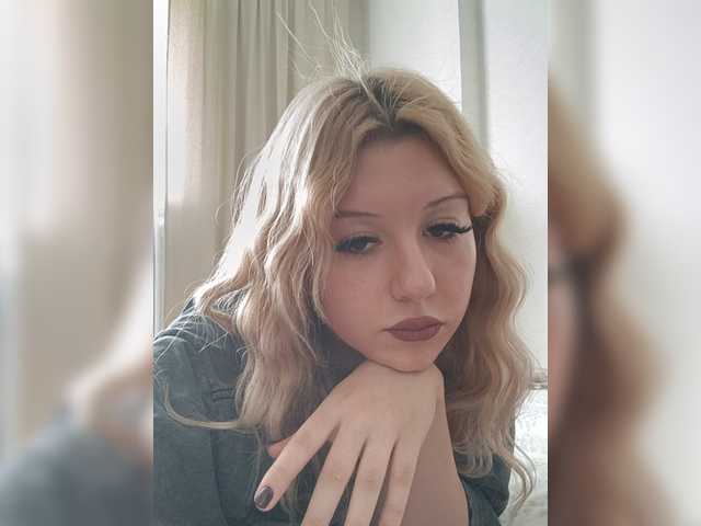 Elise-Sauvage live cam on BongaCams