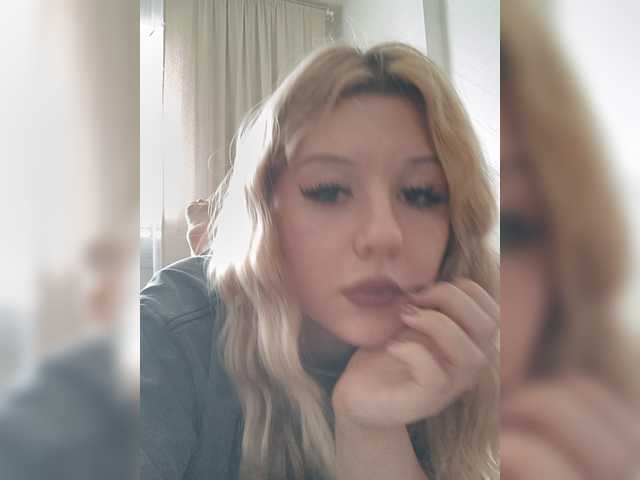 Elise-Sauvage live cam on BongaCams
