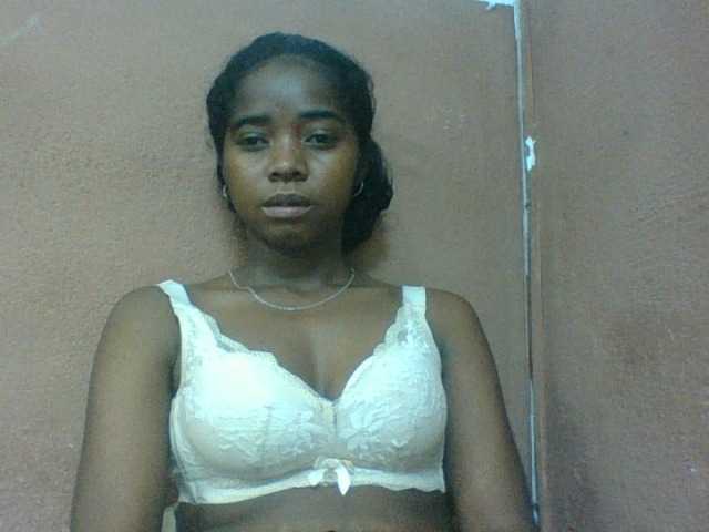 Luciah1 live cam on BongaCams