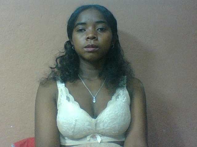 Luciah1 live cam on BongaCams