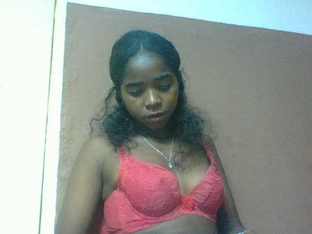 Luciah1 live webcam show