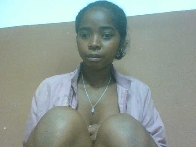 Luciah1 live cam on BongaCams