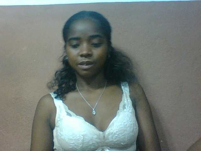 Luciah1 live cam on BongaCams