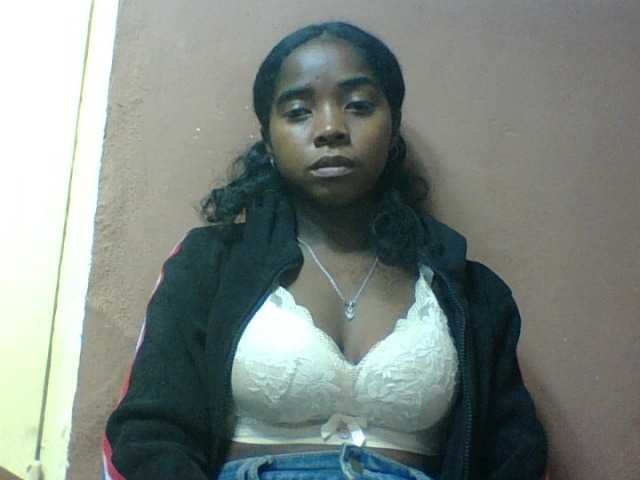 Luciah1 live cam on BongaCams