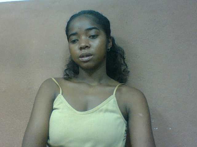 Luciah1 live cam on BongaCams