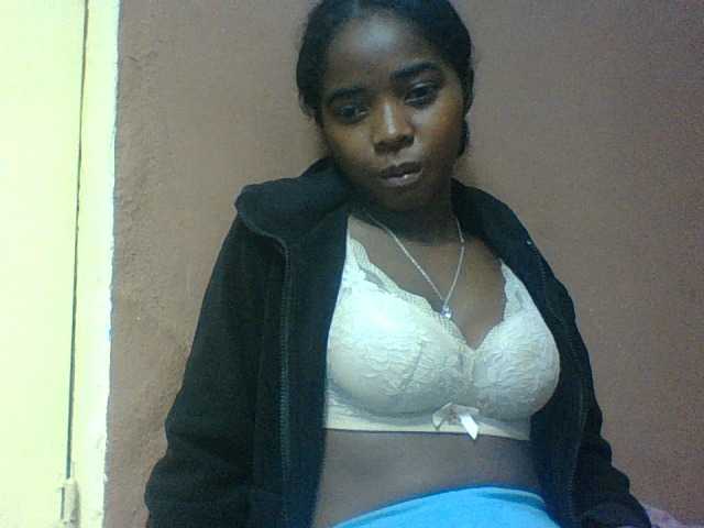 Luciah1 live cam on BongaCams