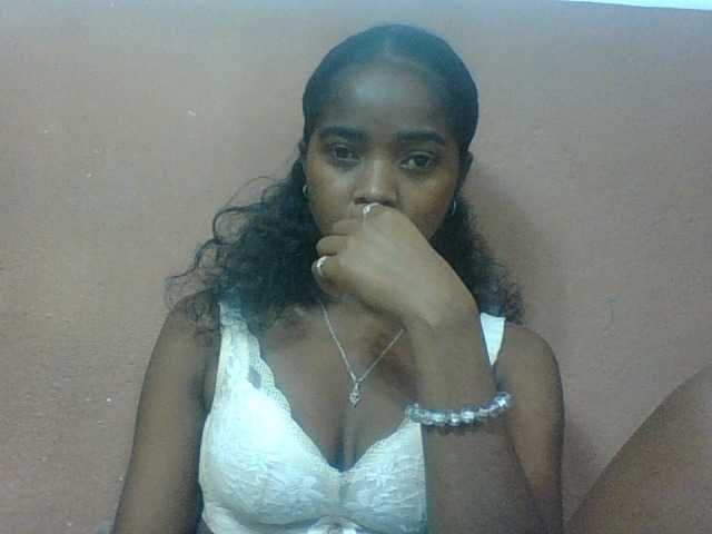 Luciah1 live cam on BongaCams
