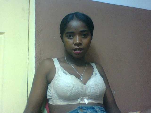 Luciah1 live webcam show