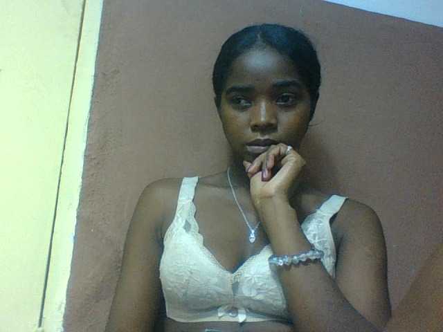 Luciah1 live cam on BongaCams