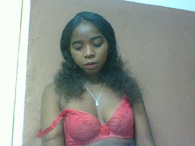 Luciah1 live webcam show