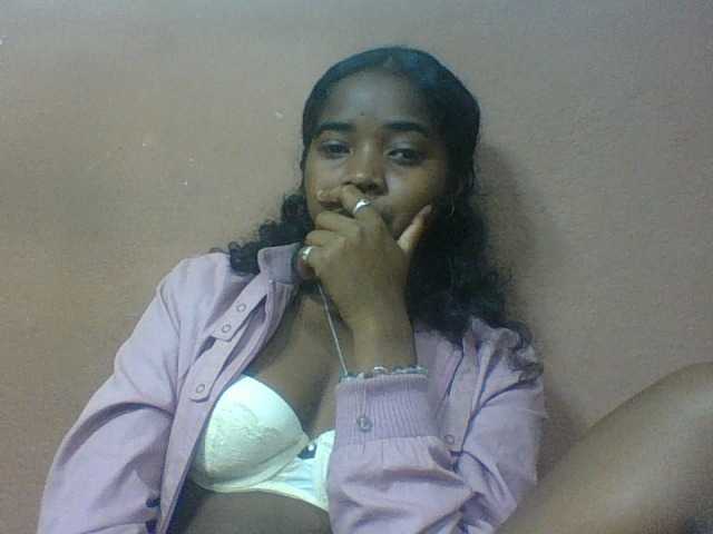 Luciah1 live cam on BongaCams