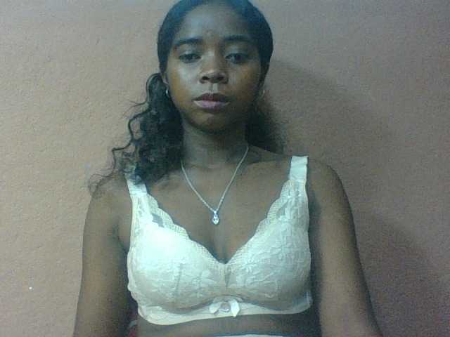 Luciah1 live cam on BongaCams