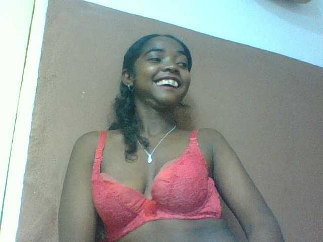 Luciah1 live webcam show